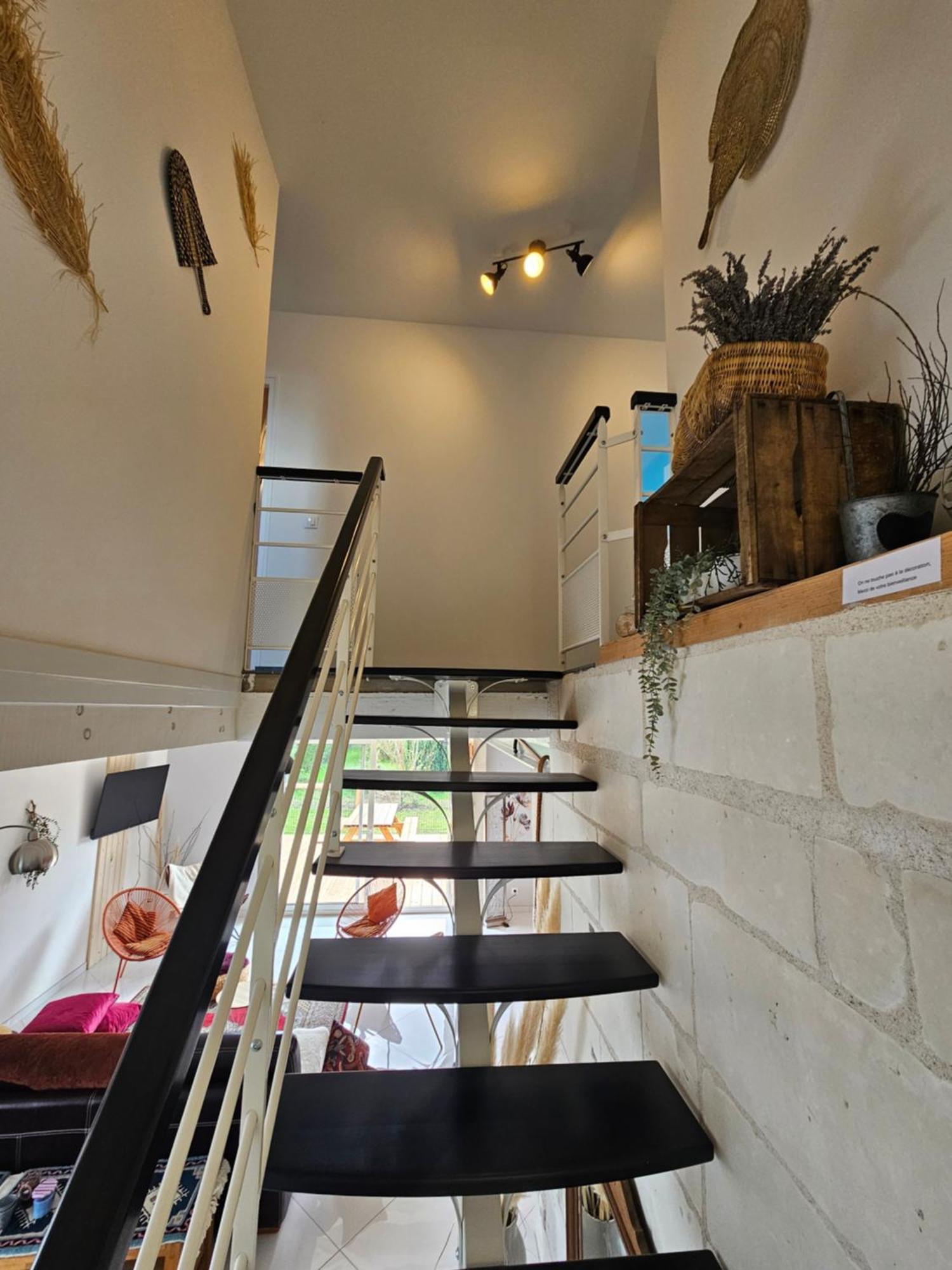 Comme A La Maison Couffy Exterior photo