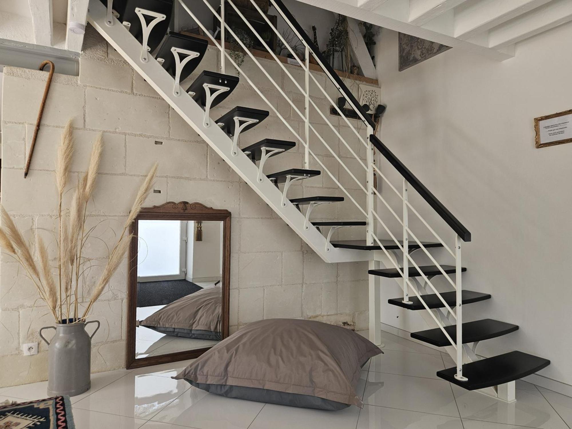 Comme A La Maison Couffy Exterior photo